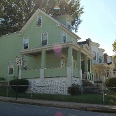 E 41 St, 900 block