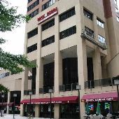 Park Charles - Charles Plaza