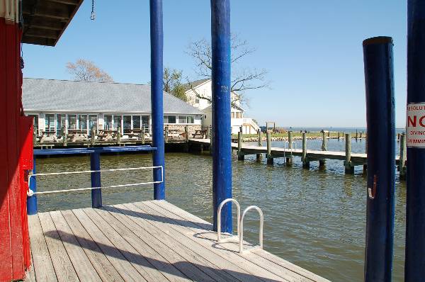 Skipper's Pier Restaurant & Barnacles Dock Bar