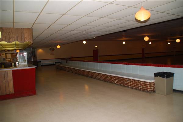 Pasadena Roller  Skating Rink (8/31/2010)