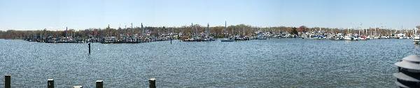 Skipper's Pier Restaurant & Barnacles Dock Bar