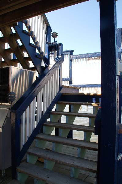 Skipper's Pier Restaurant & Barnacles Dock Bar