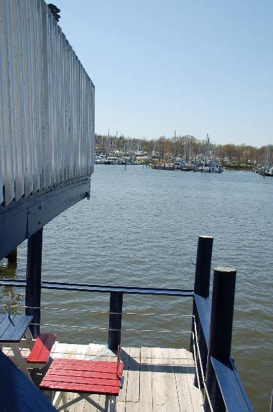 Skipper's Pier Restaurant & Barnacles Dock Bar