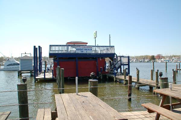 Skipper's Pier Restaurant & Barnacles Dock Bar